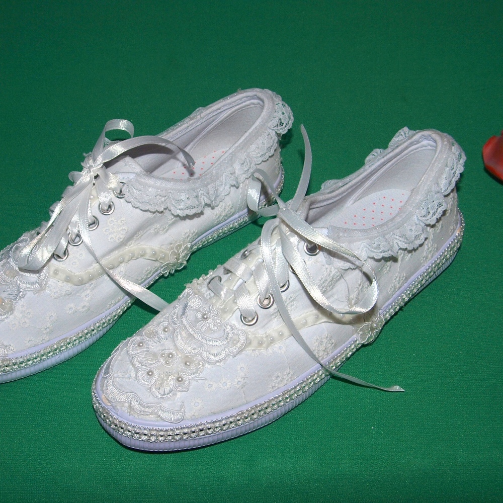 City Sneakers Lace Pearls Fashion Boho NWOB 5M Cute Sneakers